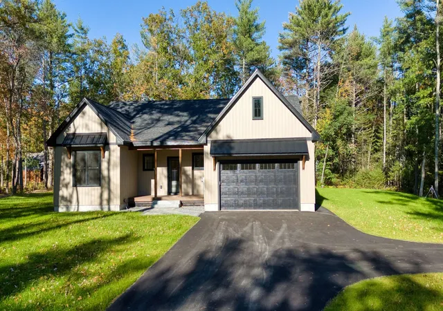 Photo 1 of Single family home for sale at 10 Winchester Ln, Melvin Village, NH 03850 | MLS# 5100567 | Listing updated on 2026-10-21