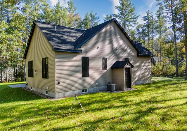 Photo 4 of Single family home for sale at 10 Winchester Ln, Melvin Village, NH 03850 | MLS# 5100567 | Listing updated on 2026-10-21