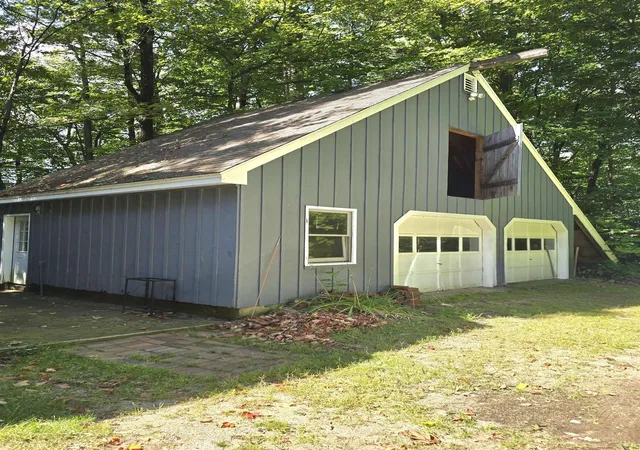 Photo 2 of Single family home for sale at 9 Burdett Rd, Intervale, NH 03845 | MLS# 5100748 | Listing updated on 2026-10-04