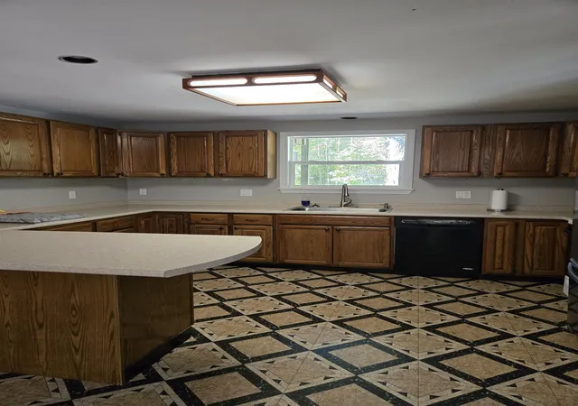 Photo 2 of Single family home for sale at 342 Weare Rd, New Boston, NH 03070 | MLS# 5100884 | Listing updated on 2026-09-10