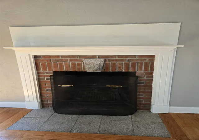 Photo 4 of Single family home for sale at 342 Weare Rd, New Boston, NH 03070 | MLS# 5100884 | Listing updated on 2026-09-10