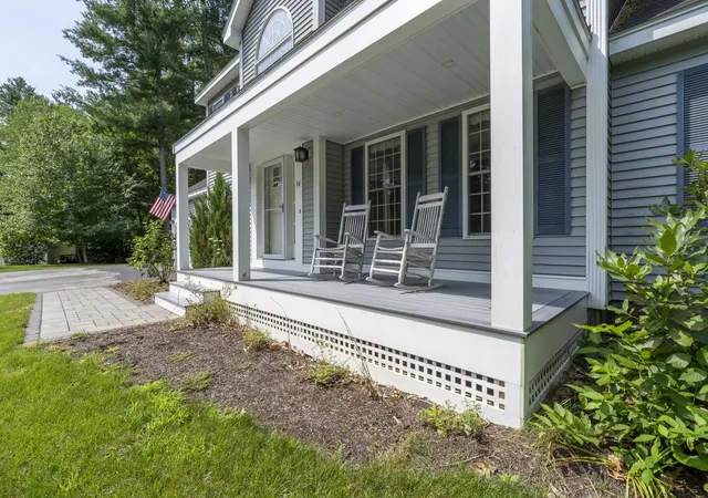 Photo 2 of Single family home for sale at 14 Naumkeag Ct, Litchfield, NH 03052 | MLS# 5101014 | Listing updated on 2026-09-06