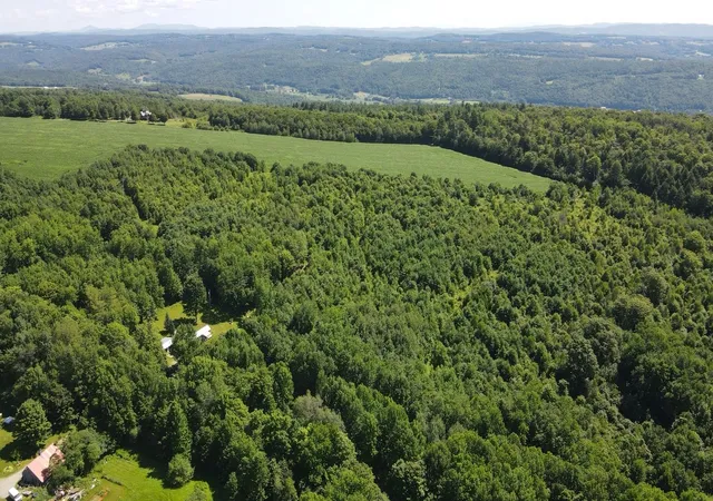 Photo 3 of Manufactured home for sale at 1608 Braintree Hill Rd, Randolph, VT 05060 | MLS# 5101603 | Listing updated on 2026-09-09