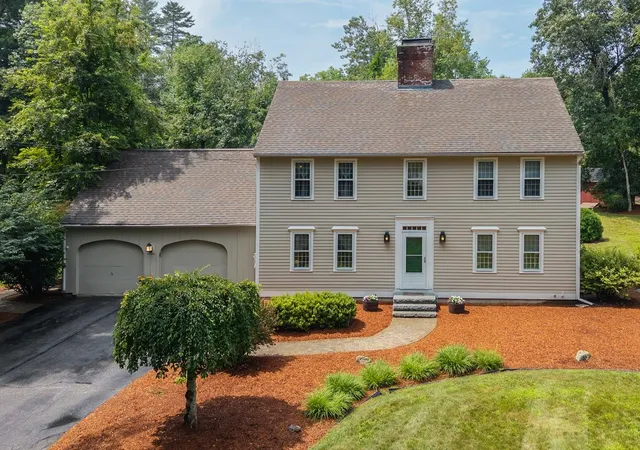Photo 1 of Single family home for sale at 22 Horace Greeley Rd, Amherst, NH 03031 | MLS# 5101836 | Listing updated on 2026-09-08