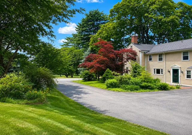 Photo 3 of Single family home for sale at 240 Mountain Rd, Concord, NH 03301 | MLS# 5101965 | Listing updated on 2026-09-10
