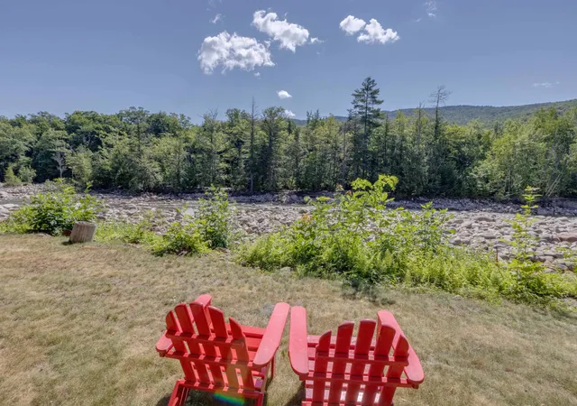 Photo 2 of Townhouse for sale at 10 Bunker Ln #109, Lincoln, NH 03251 | MLS# 5102072 | Listing updated on 2026-09-16