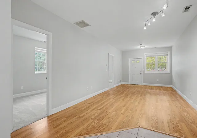 Photo 2 of Condo for sale at 95 Court St #8, Exeter, NH 03833 | MLS# 5102361 | Listing updated on 2026-09-24