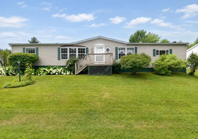 Photo 1 of Manufactured home for sale at 611 Meadowbend Rd, Williston, VT 05495 | MLS# 5102605 | Listing updated on 2026-09-02