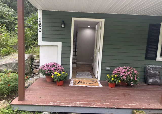 Photo 3 of Single family home for sale at 160a North Shore Rd, Derry, NH 03038 | MLS# 5102655 | Listing updated on 2026-09-11