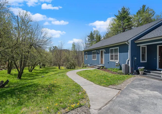 Photo 3 of Single family home for sale at 991 Route 10 N, Grantham, NH 03753 | MLS# 5102656 | Listing updated on 2026-10-28