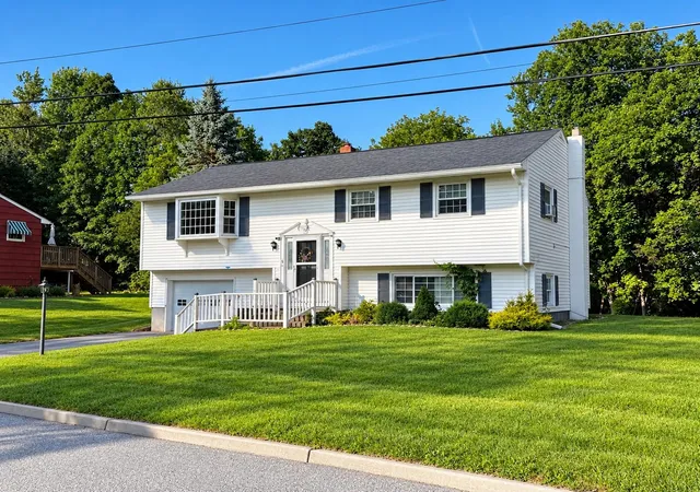 Photo 1 of Single family home for sale at 29 Ronaldo Ct, Rutland, VT 05701 | MLS# 5102823 | Listing updated on 2026-09-16