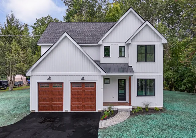 Photo 1 of Single family home for sale at 201 Hampstead Rd, Derry, NH 03038 | MLS# 5103072 | Listing updated on 2026-09-13
