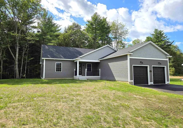 Single family home for sale at 871 Salmon Falls Rd, Rochester, NH 03868 | MLS# 5103209