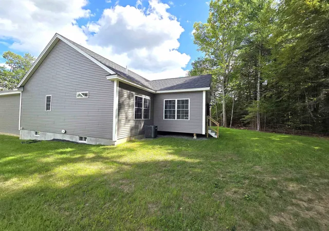 Photo 3 of Single family home for sale at 871 Salmon Falls Rd, Rochester, NH 03868 | MLS# 5103209 | Listing updated on 2026-09-09