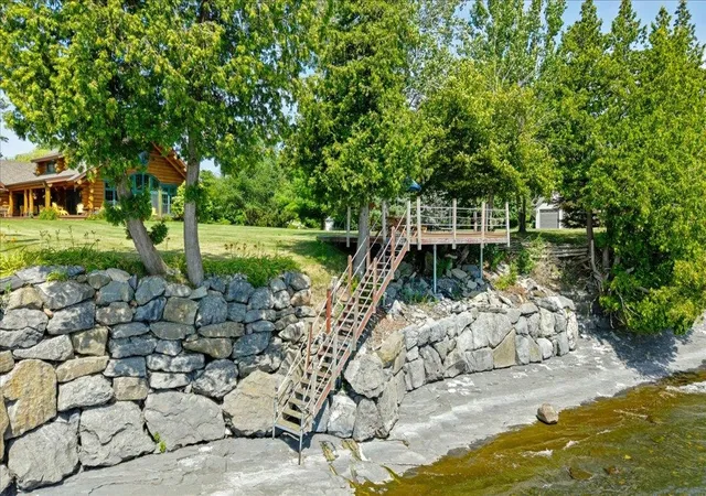 Photo 2 of Single family home for sale at 256 Rockledge Dr, North Hero, VT 05474 | MLS# 5103219 | Listing updated on 2026-09-02