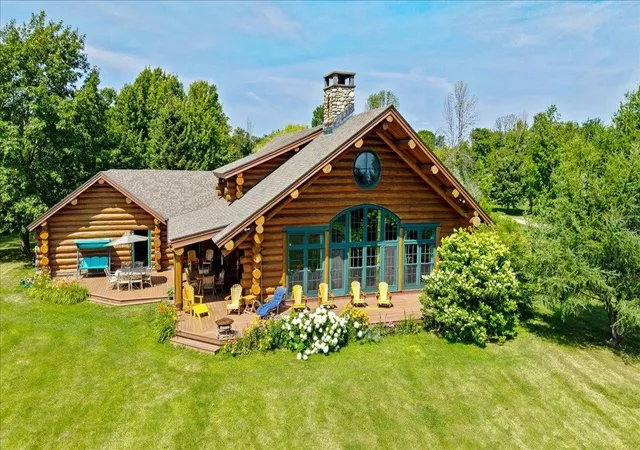 Photo 3 of Single family home for sale at 256 Rockledge Dr, North Hero, VT 05474 | MLS# 5103219 | Listing updated on 2026-09-21