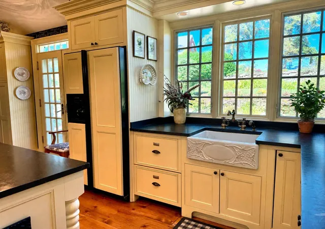 Photo 2 of Single family home for sale at 89 Chestnut Hl Rd, Amherst, NH 03031 | MLS# 5103223 | Listing updated on 2026-10-28