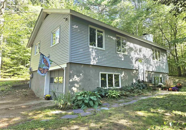 Single family home for sale at 21 Wildwood Rd, Albany, NH 03818 | MLS# 5103380