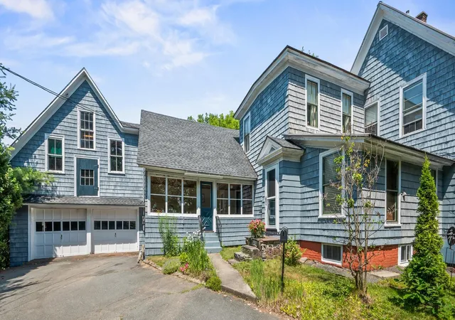 Photo 1 of Single family home for sale at 182 Cottage St, Littleton, NH 03561 | MLS# 5103423 | Listing updated on 2026-09-04