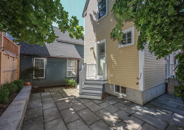 Photo 3 of Single family home for sale at 282 Hanover St, Portsmouth, NH 03801 | MLS# 5103677 | Listing updated on 2026-10-08