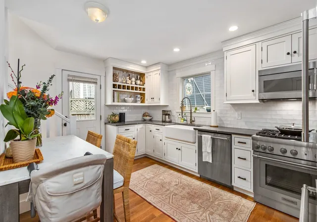 Photo 3 of Single family home for sale at 282 Hanover St, Portsmouth, NH 03801 | MLS# 5103677 | Listing updated on 2026-10-08