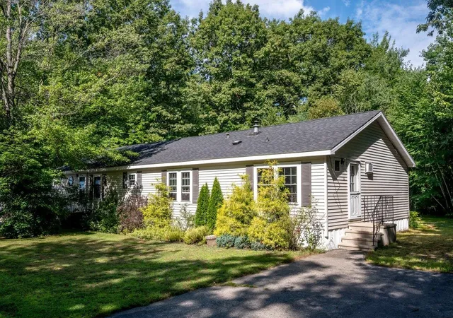 Photo 3 of Sale Pending at 32 Hawaii Ln, Rochester, NH 03867 | MLS# 5103730 | Listing updated on 2026-09-17