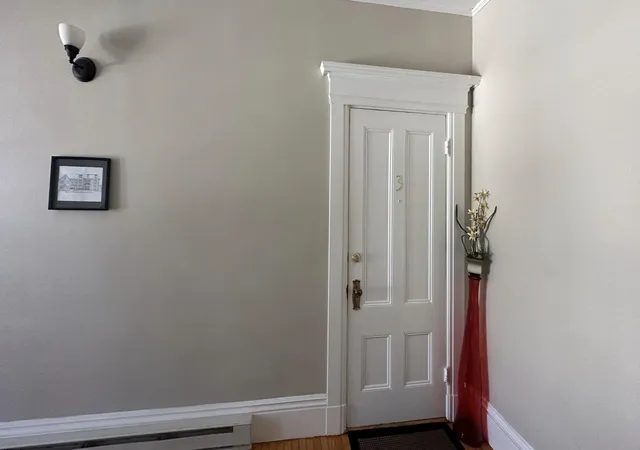 Photo 3 of Condo for sale at 313 Bridge St #3, Manchester, NH 03104 | MLS# 5103816 | Listing updated on 2026-09-12