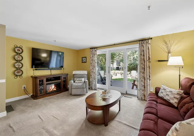 Photo 1 of Townhouse for sale at 15 Surrey Run, Dover, NH 03820 | MLS# 5104050 | Listing updated on 2026-09-02