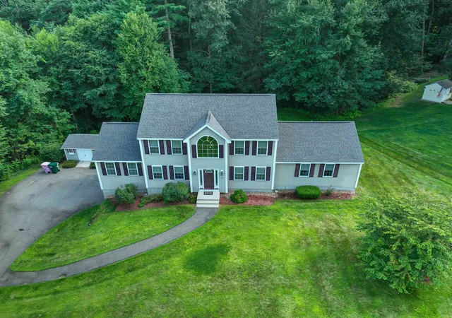 Photo 3 of Single family home for sale at 178 Annand Dr, Milford, NH 03055 | MLS# 5104131 | Listing updated on 2026-09-02