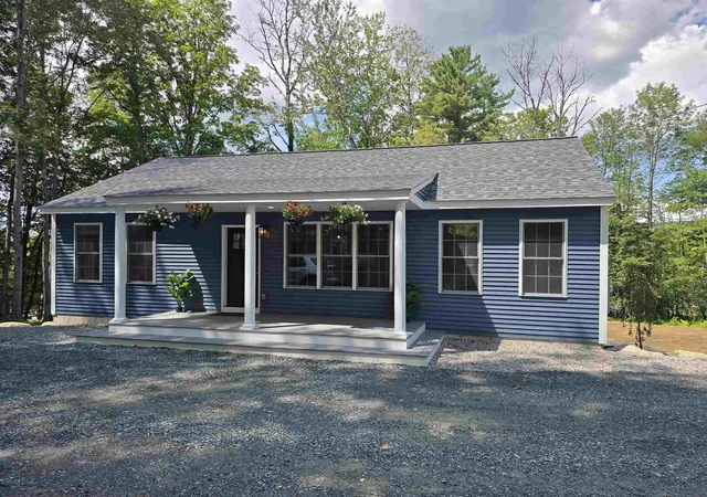 Photo 1 of Single family home for sale at 11 Hill St, Newport, NH 03773 | MLS# 5104377 | Listing updated on 2026-09-01