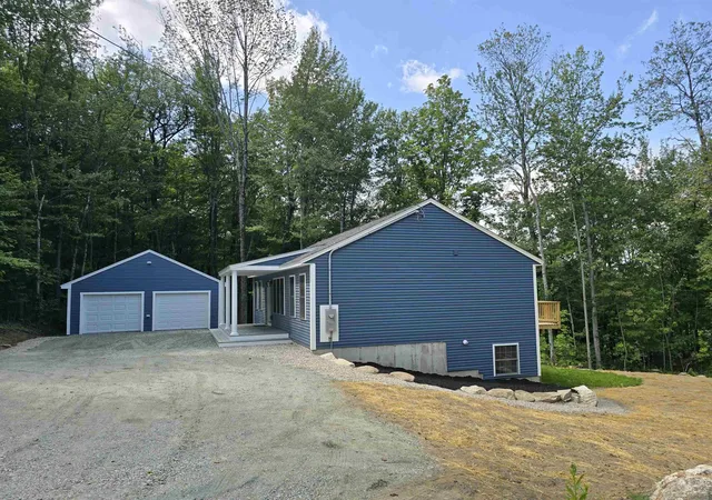 Photo 2 of Single family home for sale at 11 Hill St, Newport, NH 03773 | MLS# 5104377 | Listing updated on 2026-09-01