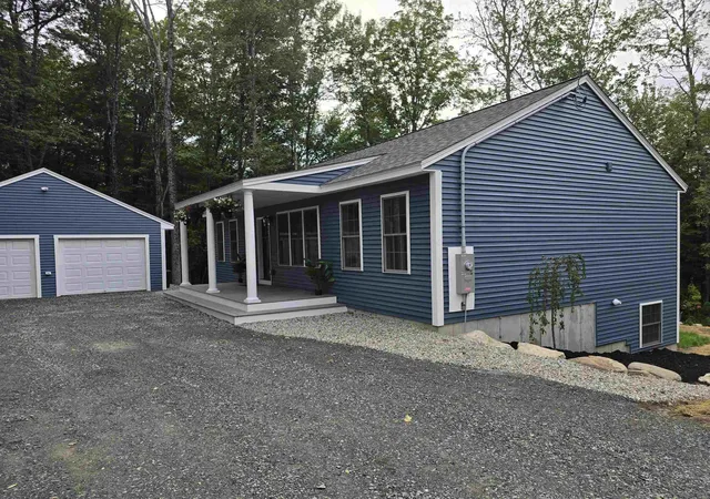 Photo 4 of Single family home for sale at 11 Hill St, Newport, NH 03773 | MLS# 5104377 | Listing updated on 2026-09-01