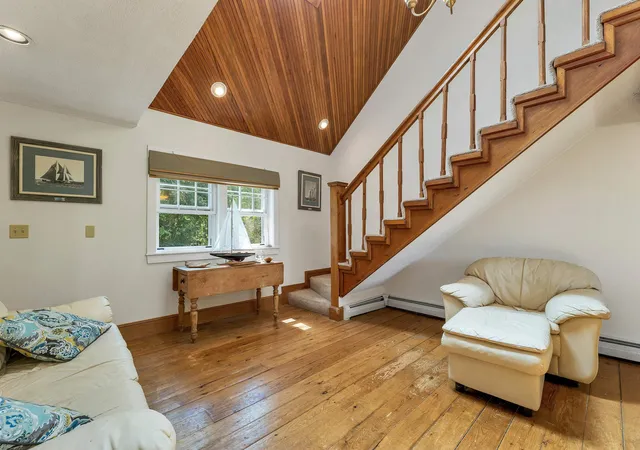 Photo 2 of Single family home for sale at 470 Banfield Rd, Portsmouth, NH 03801 | MLS# 5104484 | Listing updated on 2026-10-09