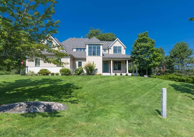Photo 2 of Single family home for sale at 6 Marston Rd, Hampton Falls, NH 03844 | MLS# 5104488 | Listing updated on 2026-09-10
