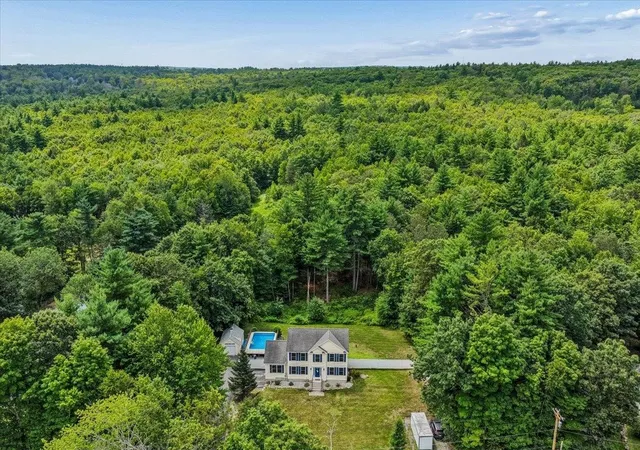 Photo 2 of Single family home for sale at 110 Middle Rd, Deerfield, NH 03037 | MLS# 5104501 | Listing updated on 2026-10-10
