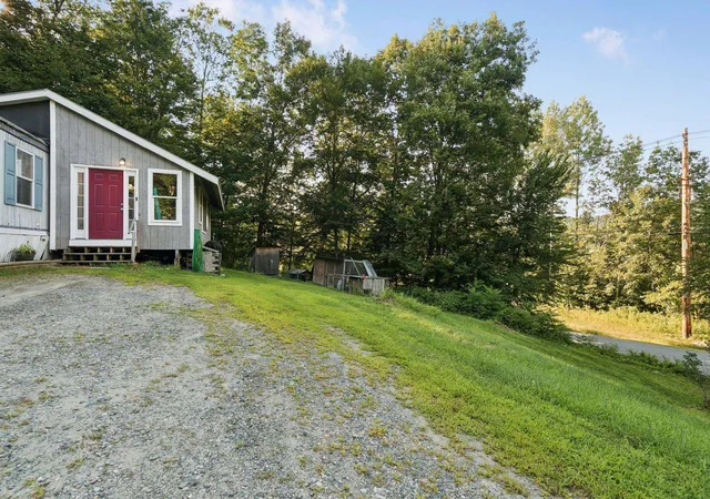 Photo 4 of Sale Pending at 1676 Old River Rd, White River Junction, VT 05001 | MLS# 5104619 | Listing updated on 2026-09-08