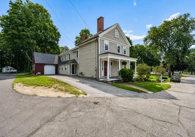Photo 3 of Single family home for sale at 1 Old Jailhouse Rd, Amherst, NH 03031 | MLS# 5104749 | Listing updated on 2026-10-19