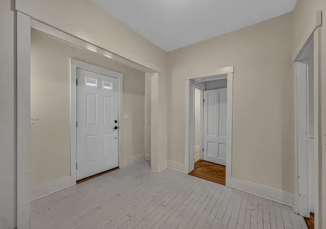 Photo 4 of Single family home for sale at 181 Maple St, Littleton, NH 03561 | MLS# 5104914 | Listing updated on 2026-10-07