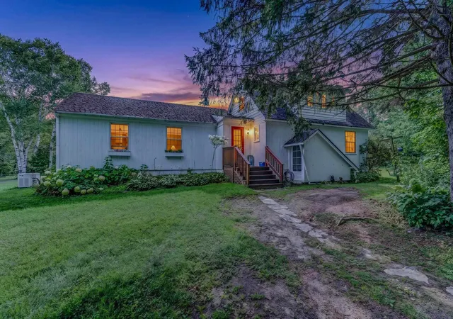 Photo 1 of Single family home for sale at 635 Hadley Rd, Sugar Hill, NH 03586 | MLS# 5105058 | Listing updated on 2026-10-26