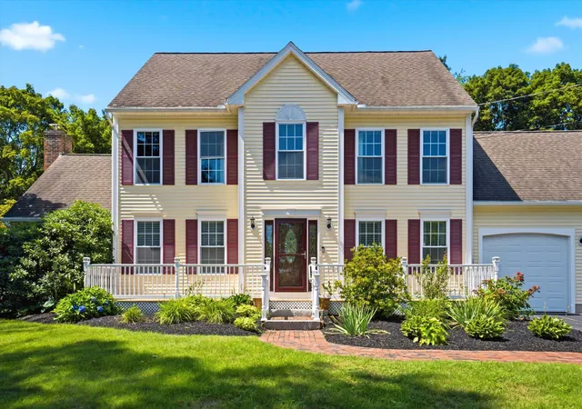 Photo 1 of Single family home for sale at 694 Walnut St, Manchester, NH 03104 | MLS# 5105284 | Listing updated on 2026-09-14