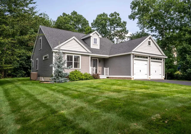 Photo 1 of Single family home for sale at 3 Chestnut Way, Lee, NH 03861 | MLS# 5105448 | Listing updated on 2026-10-13