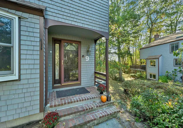 Photo 2 of Condo for sale at 9 Kipford Way, Nashua, NH 03063 | MLS# 5105554 | Listing updated on 2026-10-28