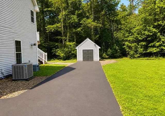 Photo 3 of Single family home for sale at 47 Pray St, Rochester, NH 03868 | MLS# 5105607 | Listing updated on 2026-09-08