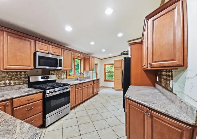 Photo 2 of Single family home for sale at 10 Burt Hl Rd, Winchester, NH 03470 | MLS# 5105670 | Listing updated on 2026-10-22