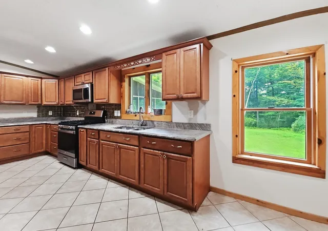 Photo 4 of Single family home for sale at 10 Burt Hl Rd, Winchester, NH 03470 | MLS# 5105670 | Listing updated on 2026-10-22