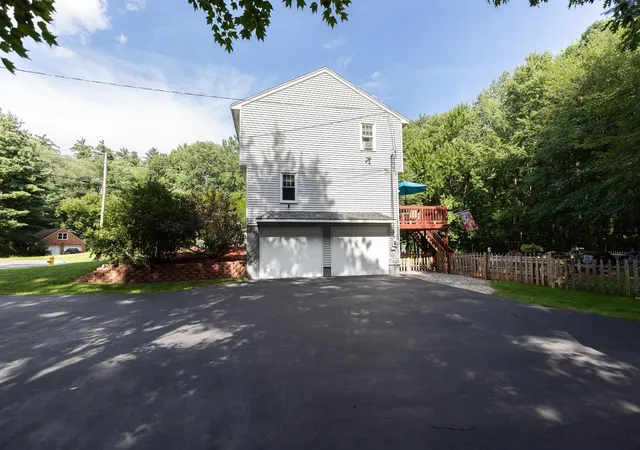 Photo 3 of Sale Pending at 12 Applewood Ln, Salem, NH 03079 | MLS# 5105722 | Listing updated on 2026-09-11