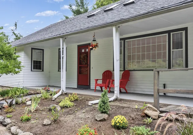 Photo 2 of Single family home for sale at 311 Old Street Rd, Peterborough, NH 03458 | MLS# 5105816 | Listing updated on 2026-09-17