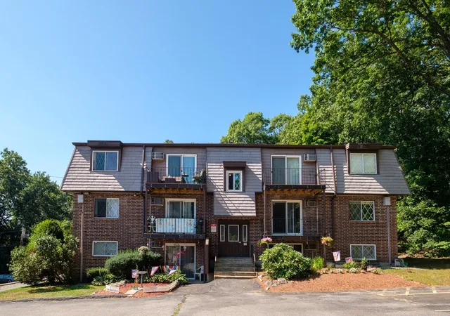 Photo 3 of Condo for sale at 2 Pembroke Dr #15, Derry, NH 03038 | MLS# 5105929 | Listing updated on 2026-10-08