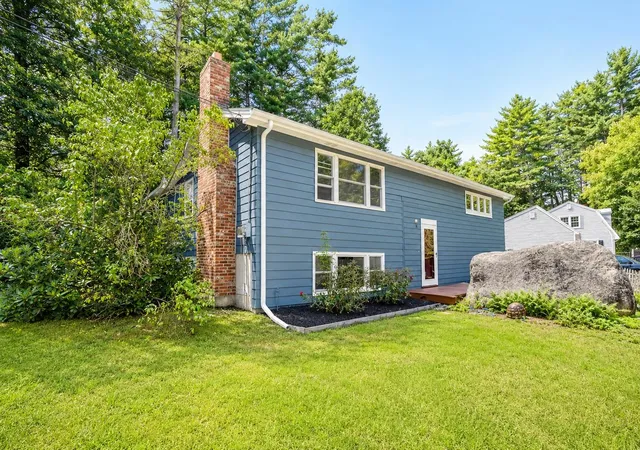 Photo 3 of Sale Pending at 292 Wilsons Crossing Rd, Auburn, NH 03032 | MLS# 5105930 | Listing updated on 2026-09-12