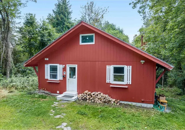 Photo 2 of Single family home for sale at 280 Bunker Hill Cir, Marshfield, VT 05667 | MLS# 5106160 | Listing updated on 2026-09-08